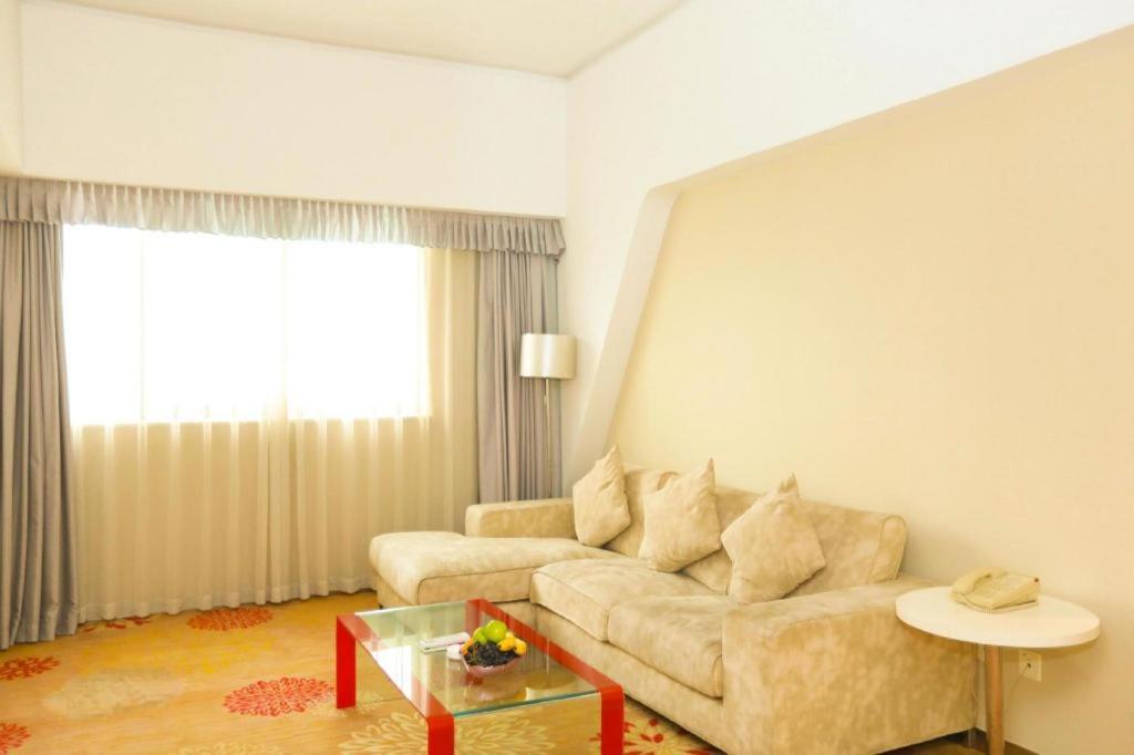 Ramada Plaza By Wyndham Hangzhou Riverside Extérieur photo